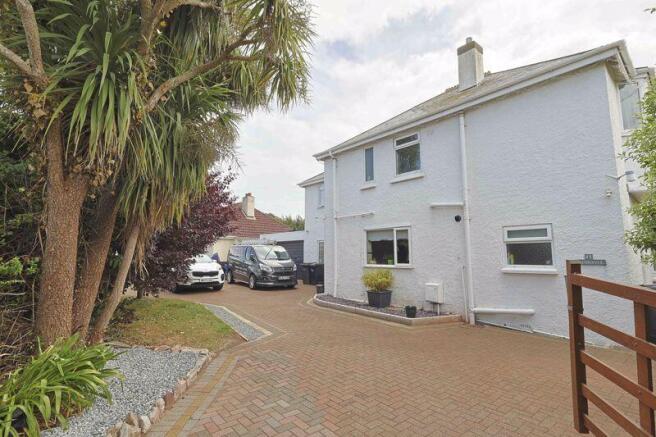 5 bed property, in REA BARN ROAD BRIXHAM, £650,000