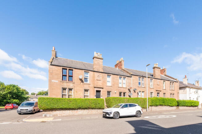 2 bed property, in St. Vigeans Road, £90,000