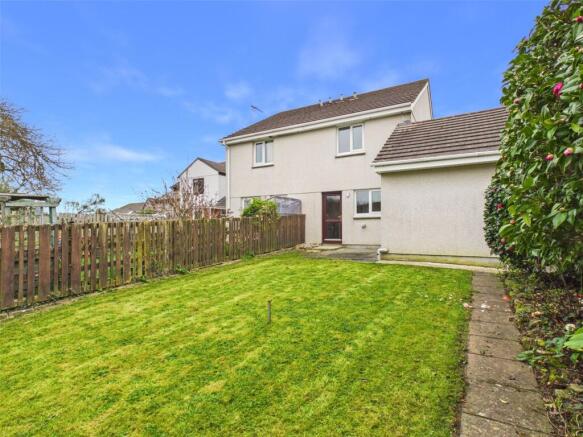 2 bed property, in Gardeners Way, £250,000