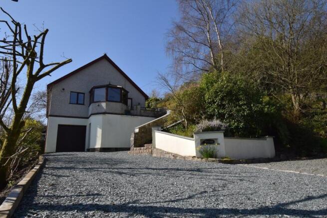 4 bed property, in Penrhyndeudraeth, £350,000