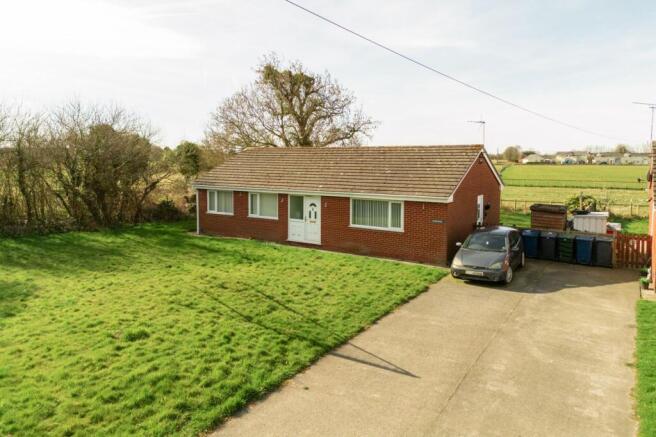 4 bed property, in Plex Lane, £300,000