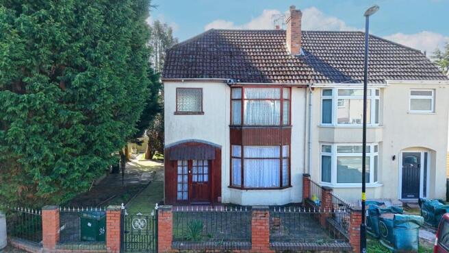 3 bed property, in Fir Tree Avenue, £240,000