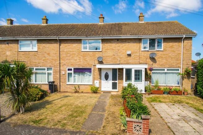 2 bed property, in Edwin Close, £220,000