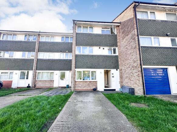 6 bed property, in Hindhead Gardens, £500,000