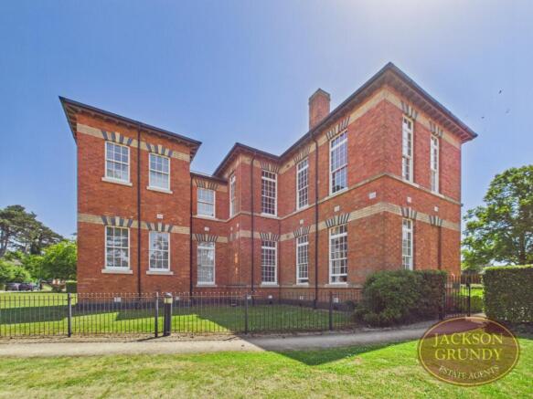 2 bed property, in South Meadow Road, £150,000