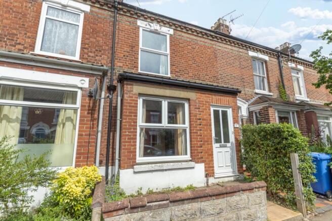 3 bed property, in Glebe Road, £259,950