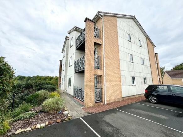 1 bed property, in Pennyroyal Road, £40,000