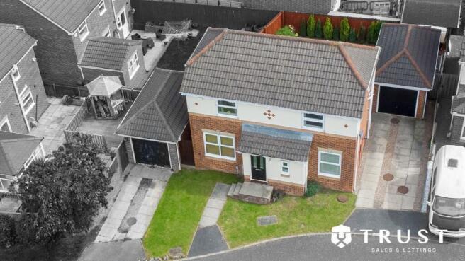 3 bed property, in Mayfield Gardens, £280,000