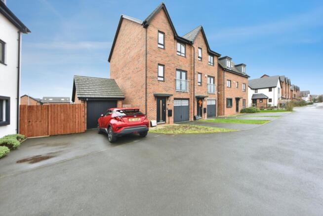 4 bed property, in Lance Corporal Andrew Breeze Way, £340,000