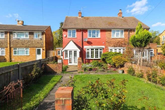 3 bed property, in Bath Road, £475,000