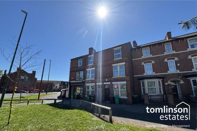 4 bed property, in Castle Boulevard, £280,000