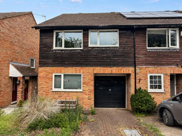 4 bed property, in Layston Park, £380,000