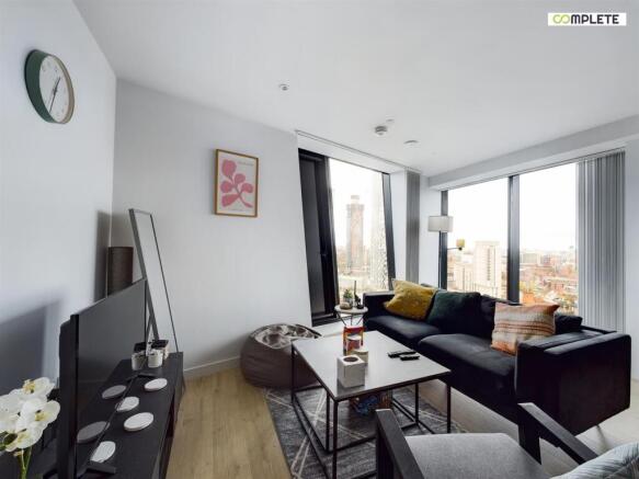 2 bed property, in Axis Tower, £275,000