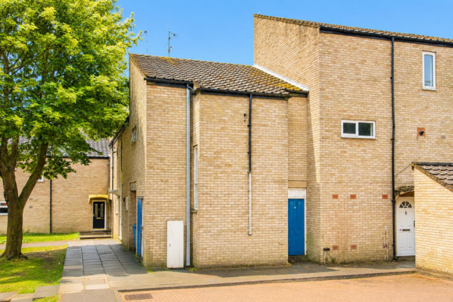 3 bed property, in Ripley Walk, £100,000