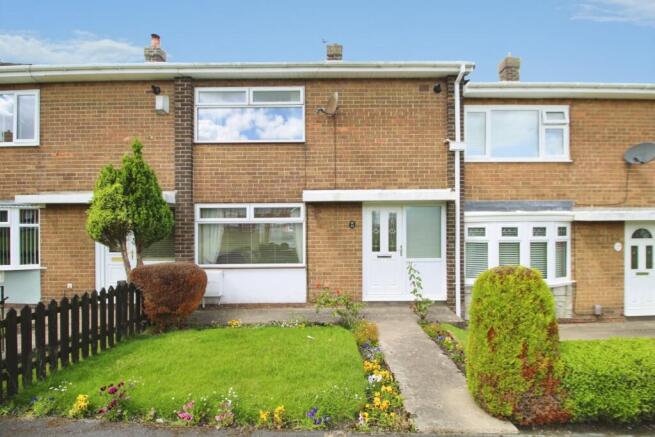 2 bed property, in Bede Close, £90,000