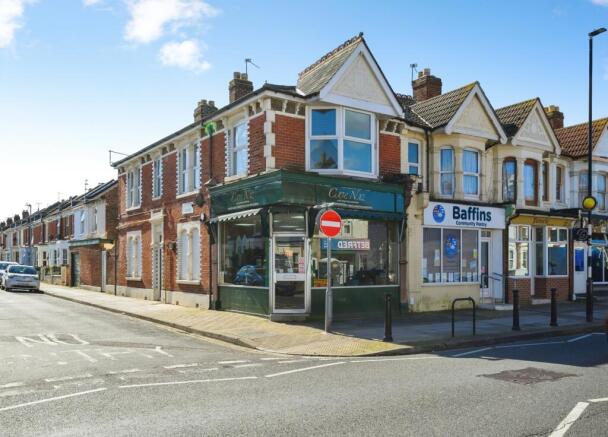 2 bed property, in Tangier Road, £440,000