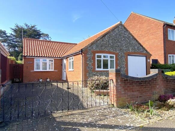 2 bed property, in Morley Road North, £400,000