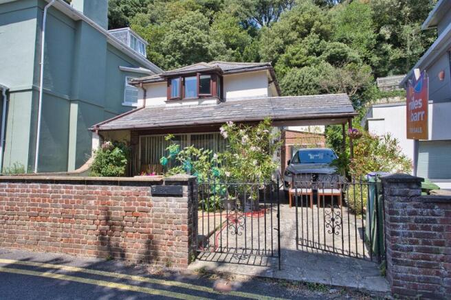 3 bed property, in Radnor Cliff, £550,000