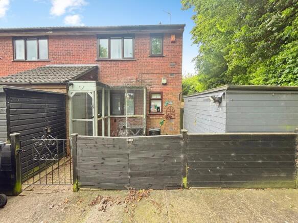 1 bed property, in Chesney Road, £105,000