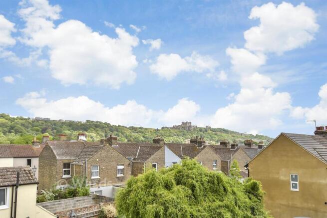 4 bed property, in London Road, £280,000