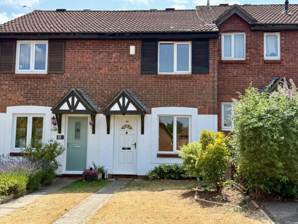 2 bed property, in Berenda Drive, £275,000