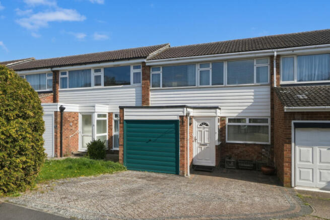 3 bed property, in Ansgar Road, £350,000