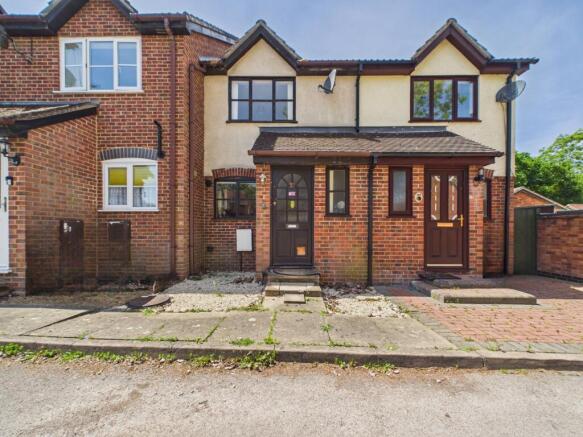2 bed property, in Finch Close, £280,000