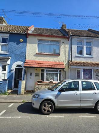 3 bed property, in Livingstone Road, £280,000