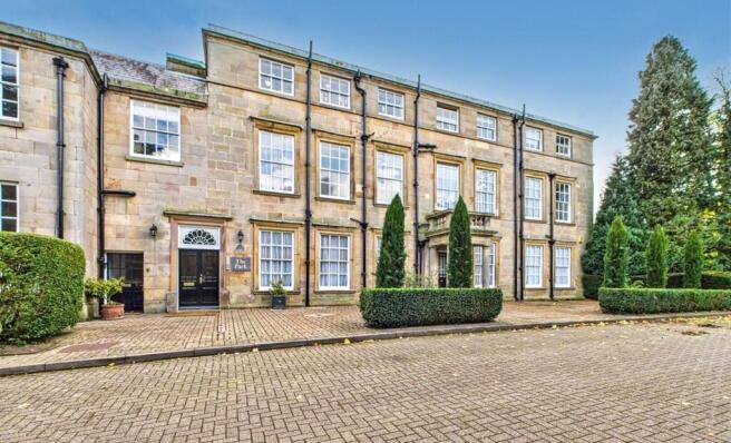 2 bed property, in The Park, £325,000