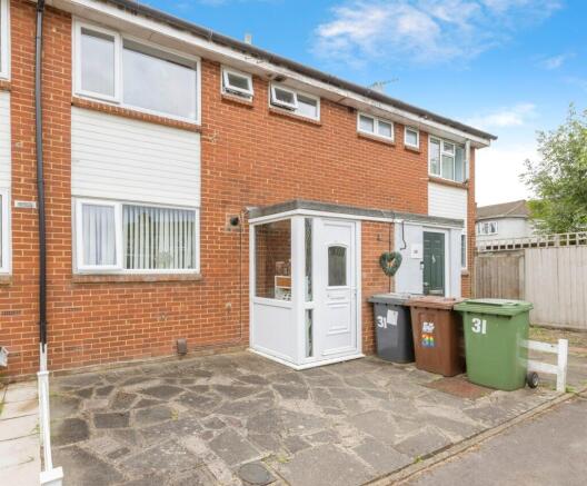 3 bed property, in Cooks Mead, £425,000