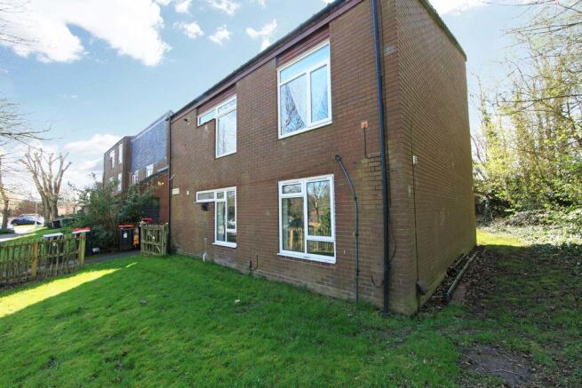 2 bed property, in Withywood Drive, £88,000