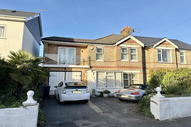 4 bed property, in Branksome, £475,000