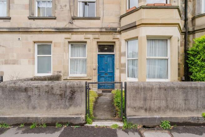 2 bed property, in 83 Montgomery Street, £340,000