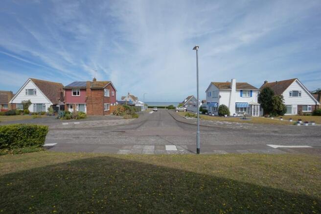 3 bed property, in Ocean Close, £500,000