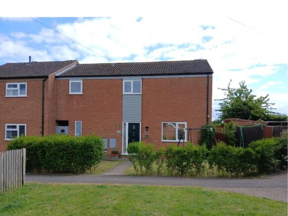 3 bed property, in Jubilee Close, £240,000