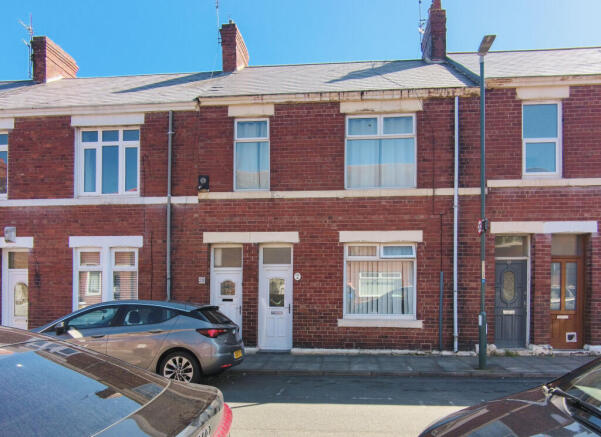 2 bed property, in Breamish Street, £63,000