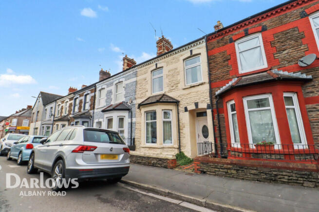 3 bed property, in Carlisle Street, £200,000
