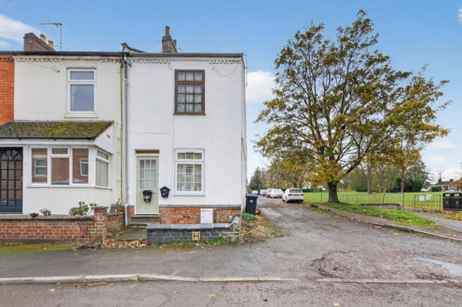 2 bed property, in East Street, £255,000