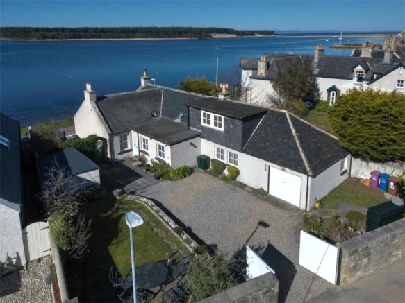 4 bed property, in The Moorings, £650,000