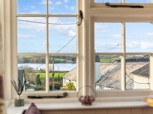 4 bed property, in Westleigh, £450,000