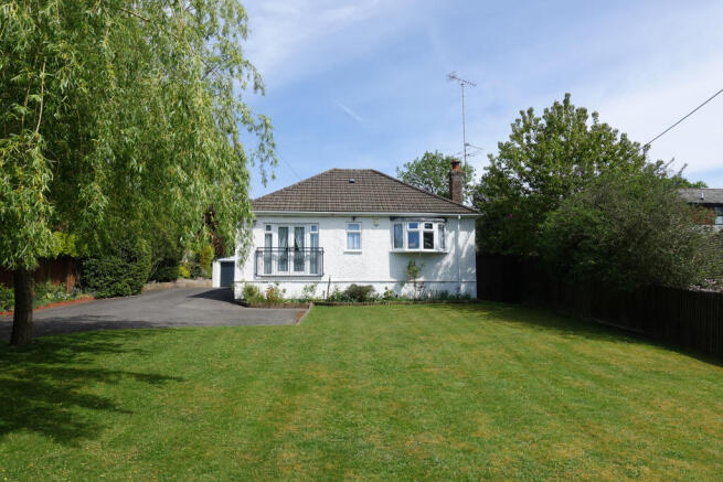 3 bed property, in Western Dene, £725,000