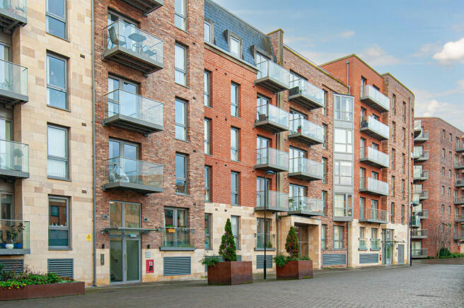 1 bed property, in Leetham House, £180,000