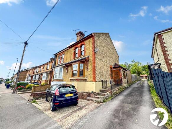 2 bed property, in Milton Street, £350,000