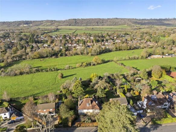 8 bed property, in Detillens Lane, £2,000,000