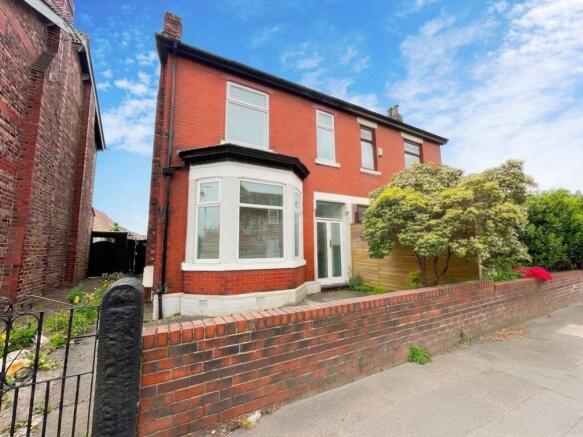 5 bed property, in Barton Lane, £375,000