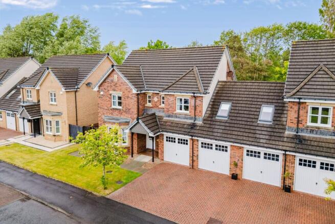 4 bed property, in Fairway View, £385,000