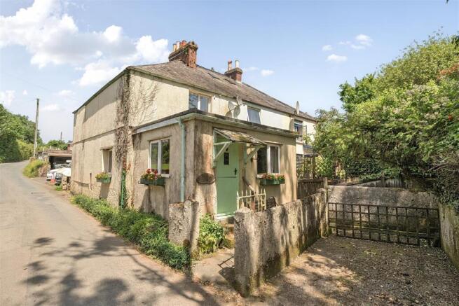 2 bed property, in Lower Preston Cottages, £210,000