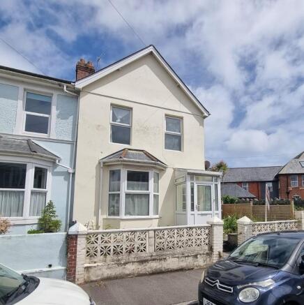 3 bed property, in Derwent Road, £200,000