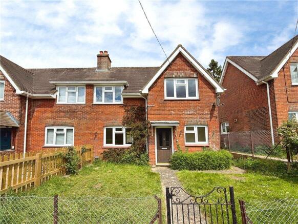 2 bed property, in Kings Somborne, £280,000