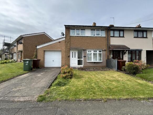 2 bed property, in Buxton Road, £180,000